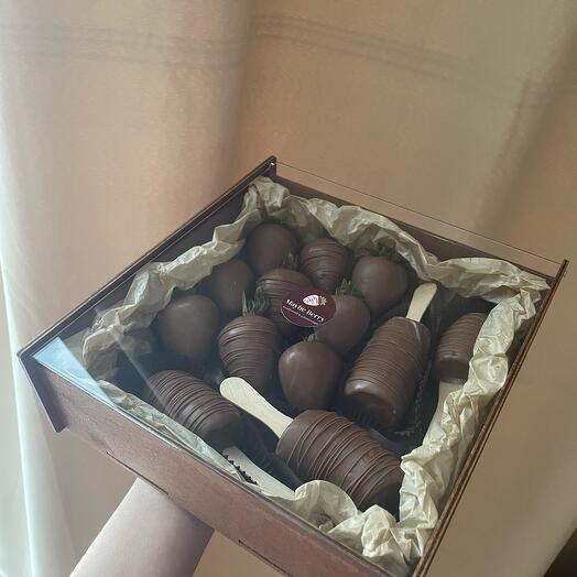 Бокс клубники в шоколаде для любимого