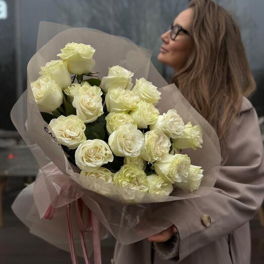 Моно букет с пионовидными розами (25шт)