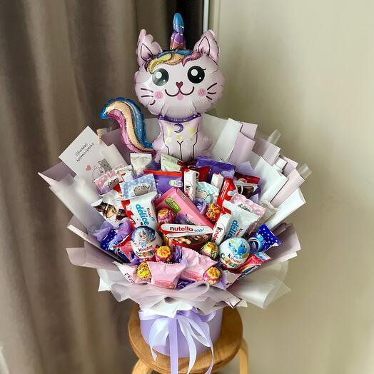 Букет «ВАААУ, это мне?!» из сладостей с шариком