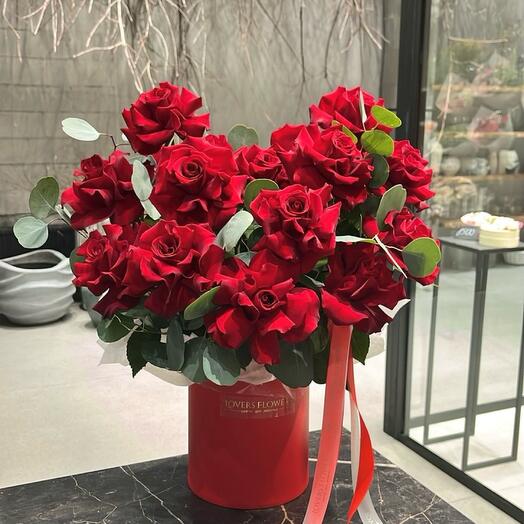 Красные французские розы