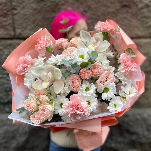 Author's bouquet | bush rose | orchid | daisies