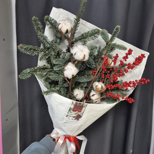 Новогодний букет с нобилисом,хлопком и илексом