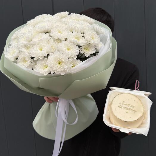 Букет из хризантем и бенто торт