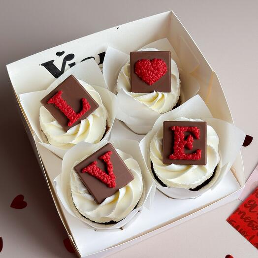 Капкейки Love в подарок жене, девушке, любимой | клубника, малина, вишня