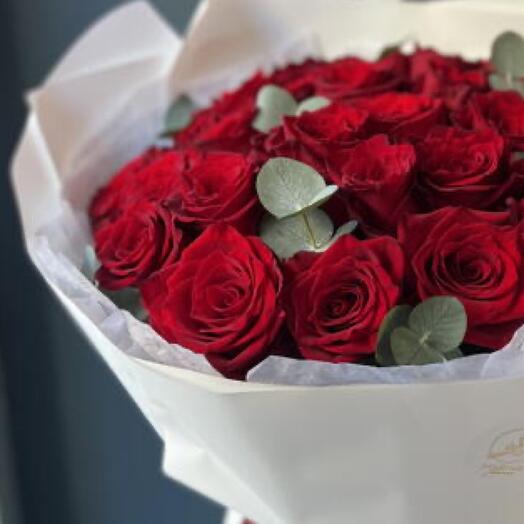 Red roses bouquet