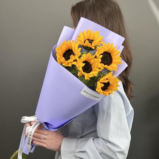 Монобукет из 5 подсолнухов