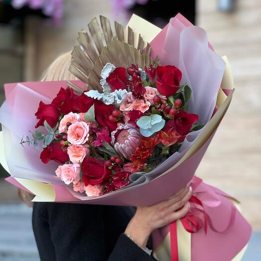 Сборный букет "Кармэн" размер S