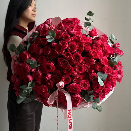 Букет "101 ярких кустовых роз"