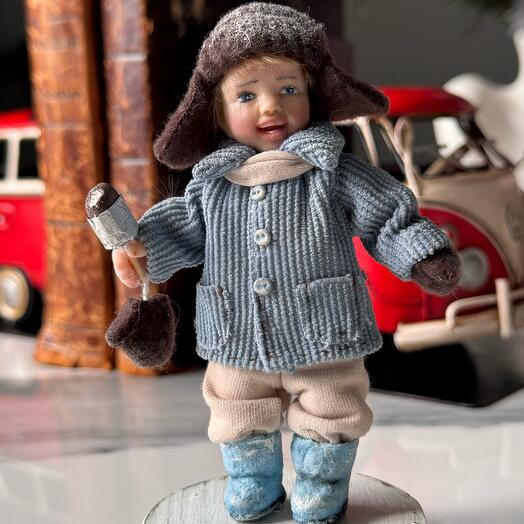 Интерьерная куколка, статуэтка для презента. Ретро серия "Мальчишка с эскимо"