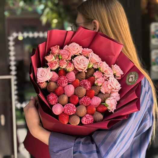 Готель с Кустовой розой (клубника в шоколаде 700гр)