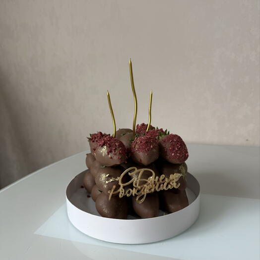 Торт из клубники в шоколаде