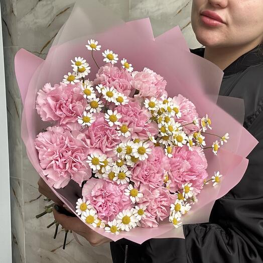 Букет «Сердца в розовом» Ромашки и диантусы 💗