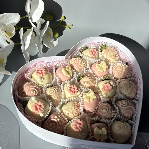 Клубника в белом шоколаде для девочки/девушки/дочке