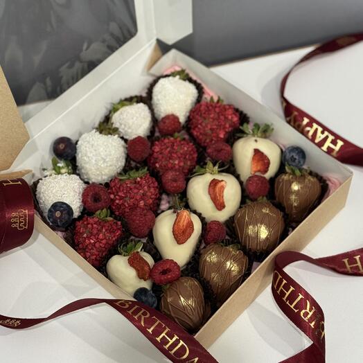 Коробочка клубники в шоколаде «choko bloom