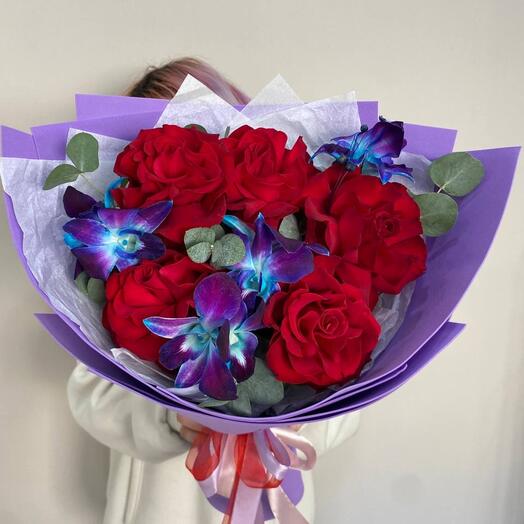 Букет французских роз с орхидеями Дендробиумом