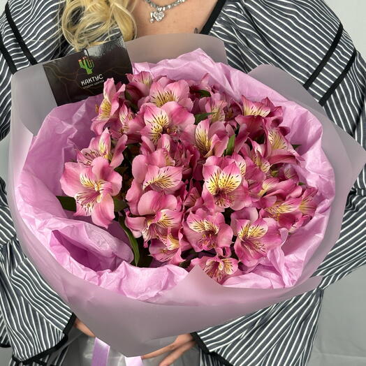 Букет из альстромерий