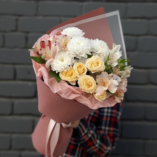 Кустовая роза нежный букет любимой