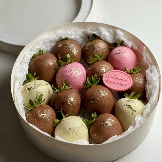 Клубника в шоколаде в круглой коробочке 🍓