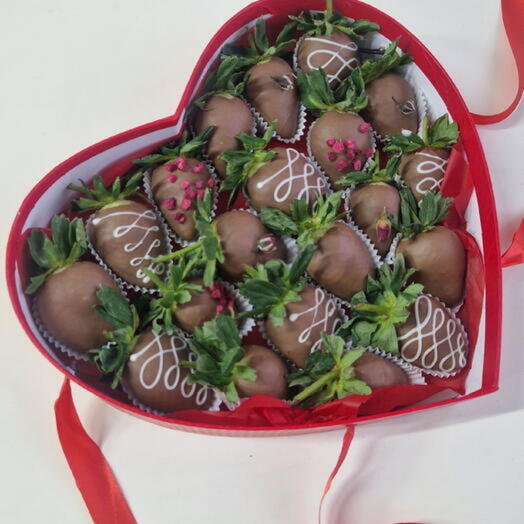 Клубника в шоколаде размер L