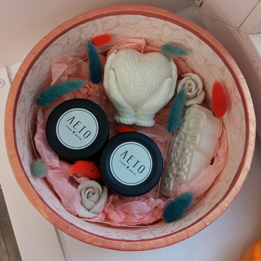 Подарочный набор со свечами "С Днём Рождения"