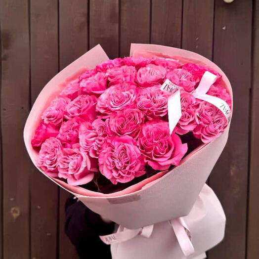 Порадуй её шикарными пионовиднами розами