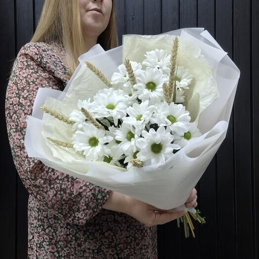 Букет из хризантем с колосками пшеницы