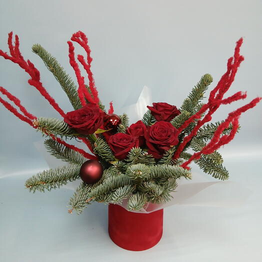 Коасные розы в коробке