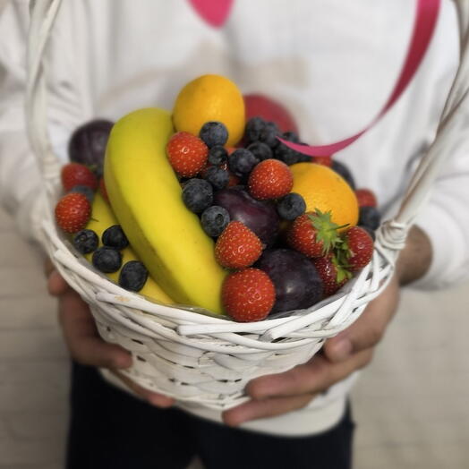 Cesta de frutas "Cóctel vitamínico" 🍓🍋🍌🍍🍏🫒