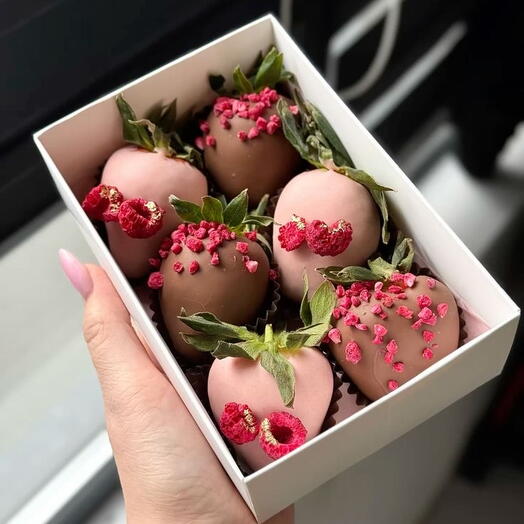 Клубника в бельгийском шоколаде 6 штук