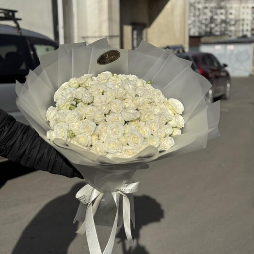 White spray roses💘