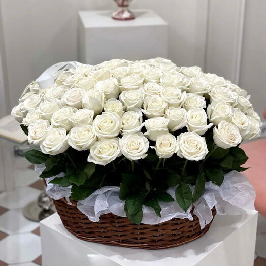Корзина с белыми розами «Мой Ангел»