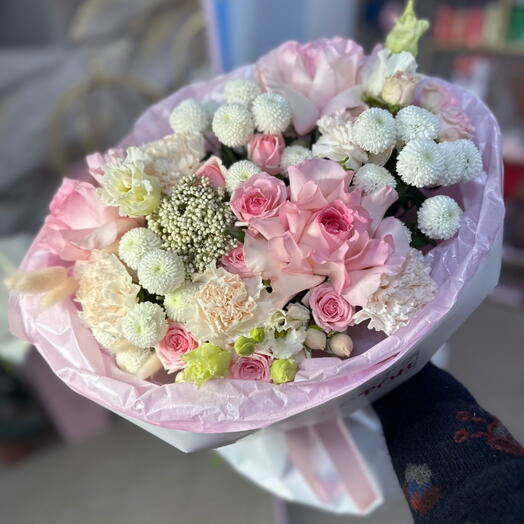 Букет Нежность в лепестках (французская роза, кустовая роза, ньютон, эустома, озотамнус)
