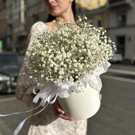Цветы в коробке «WHITE S»