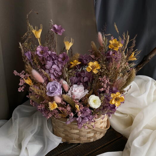 Весенняя композиция с розами