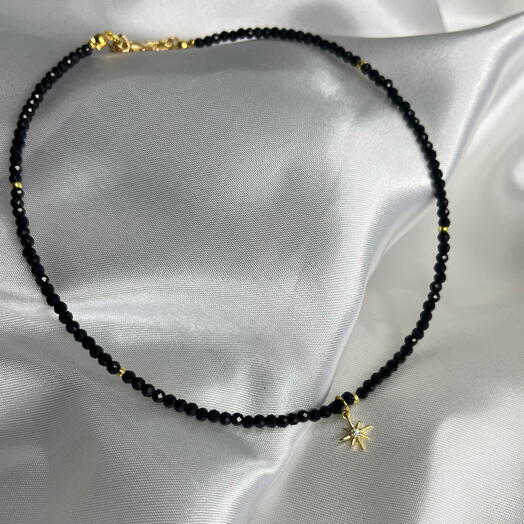 Чокер из крупной черной шпинели с подвеской