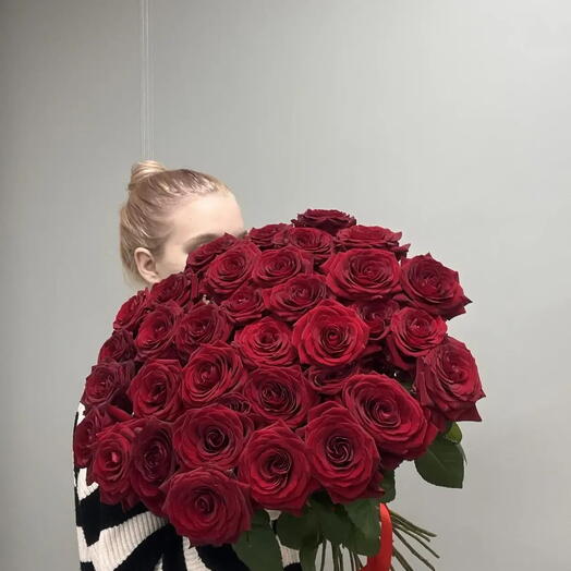 35 красных роз под ленту🌹