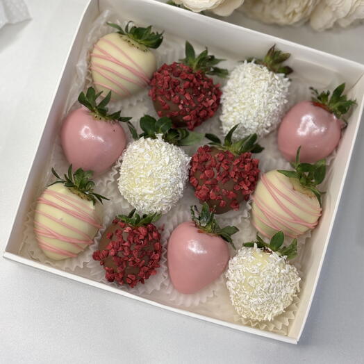 Клубника в шоколаде «ассорти вкусов»+ подарок от Vivienne Sabo — румяна MACARON