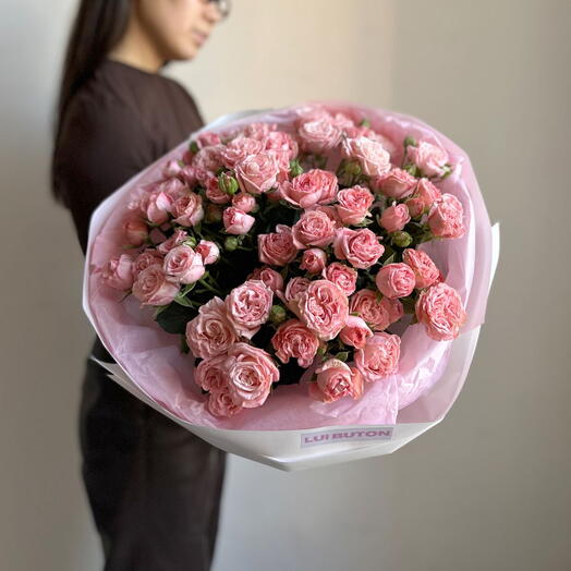 Букет "15 нежных кустовых роз"