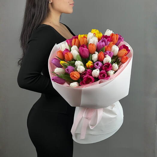 Букет из 51 тюльпанов