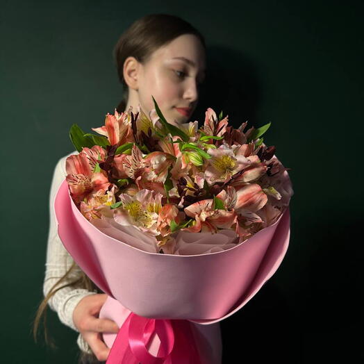 Моно букет из альстромерий💕