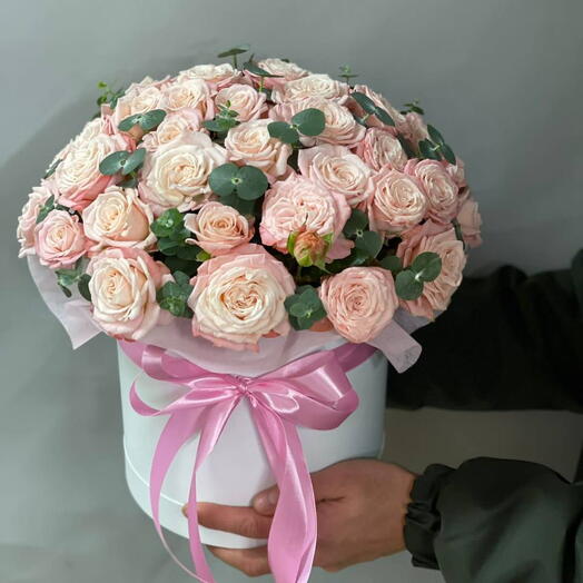 Кустовые розочки в коробке
