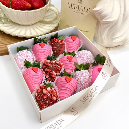 Клубника в шоколаде «Любовь S» (12-16 ягод)