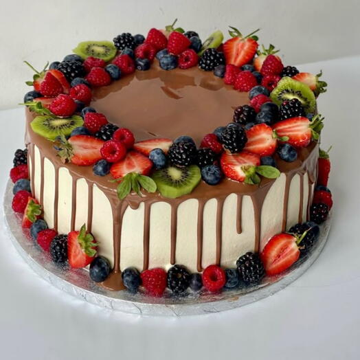 Шоколадный drip торт с ягодами 🍓🍫
