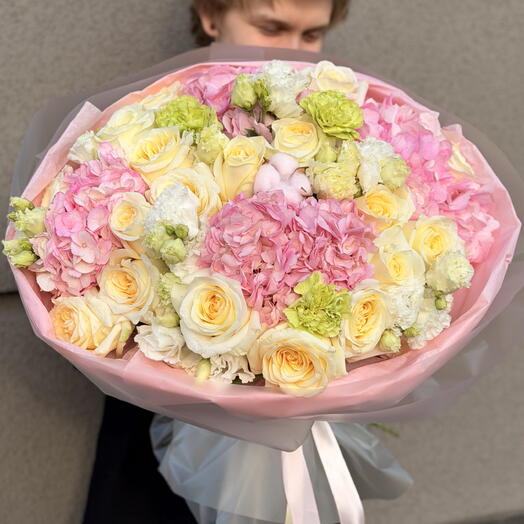 Нежный премиум букет из гортензий роз и эустомы🌸