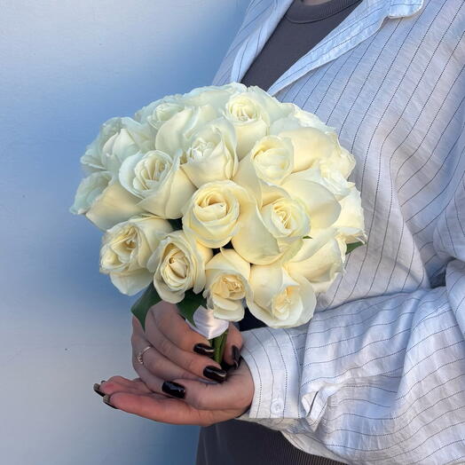 Букет невесты 💍 белые розы(25 шт) и рускус