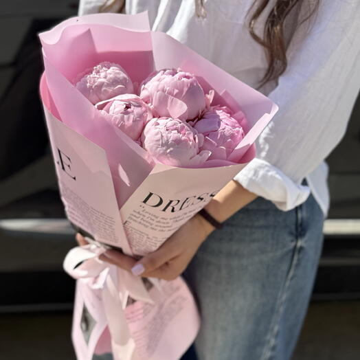 5 Розовых пионов с оформлением 💘🦢 букет пионов Сара Бернар