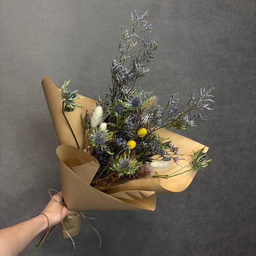 dried flower bouquet