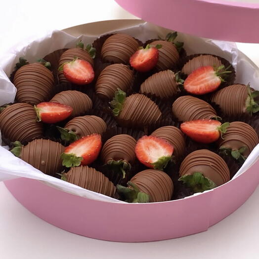 Milk chocolate round box