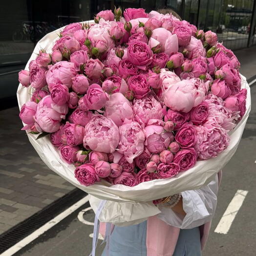 peony x Spray Roses