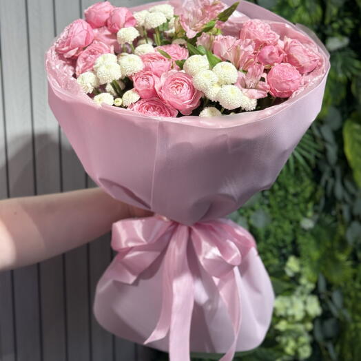 Букет с кустовой розой Silva Pink